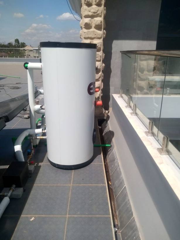 Heat Pump Water Heater 200 L · COP 4.5